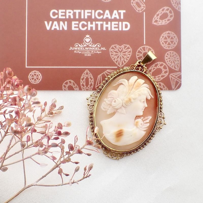 Image 3 of Vintage gold pendant with cameo