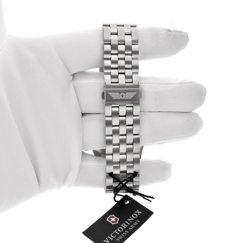 Image 8 of Victorinox Swiss Army Airboss 241508; Automatic men's watch