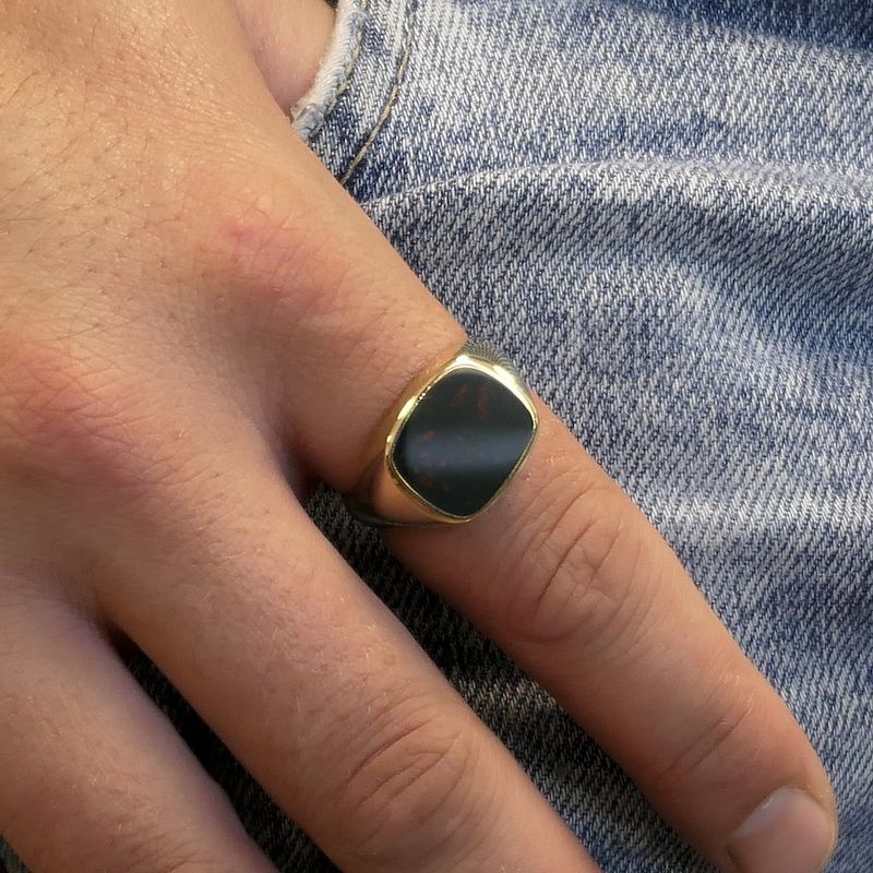 Image 2 of Gold signet ring with heliotrope