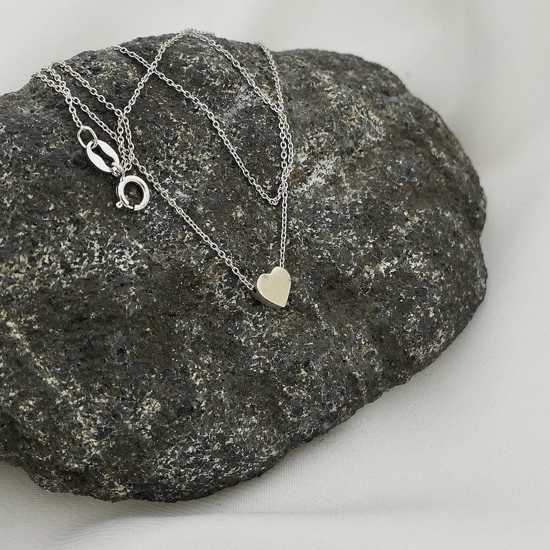 Image 7 of White gold anchor link necklace with fixed pendant