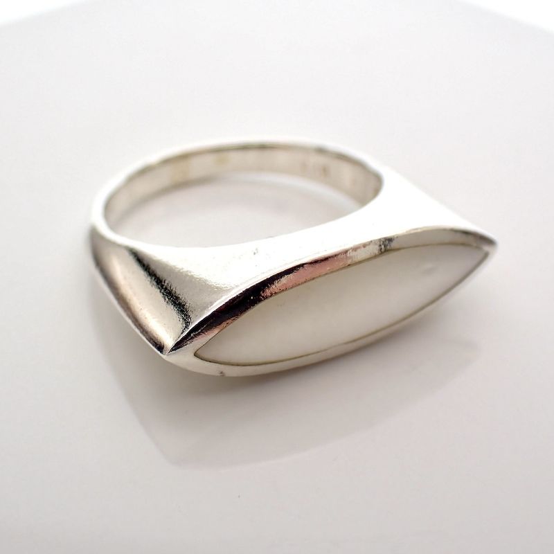 Image 3 of Silver ring with mother of pearl