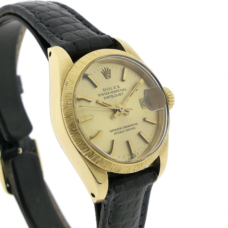 Image 3 of Rolex Lady Datejust 26mm; Vintage 18k gold women's watch