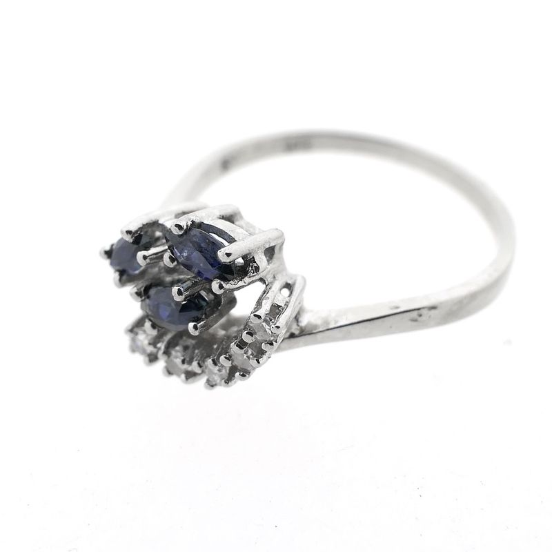 Image 6 of White gold ring with diamond and sapphire | 0.12 ct.