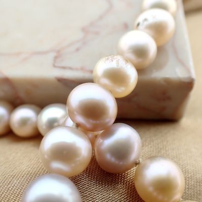 Image 2 of Champagne pearl necklace with rose gold clasp | 42.5 cm