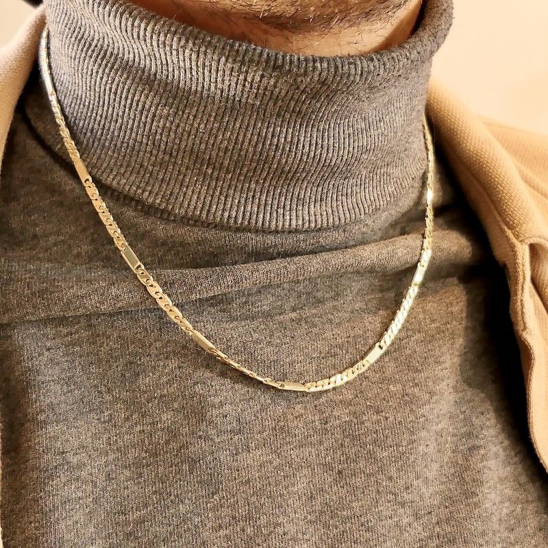 Image 4 of Gold closed Figaro link chain