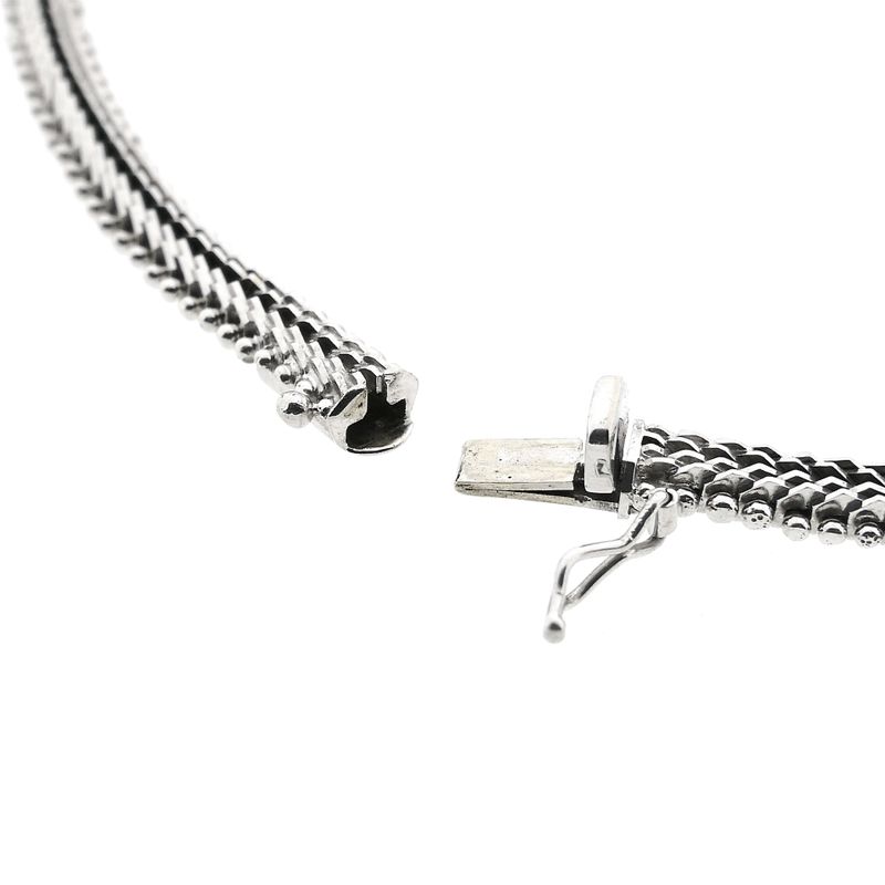 Afbeelding 5 van Witgouden visgraat schakelcollier met smaragd en diamanten; 0,77 ct.
