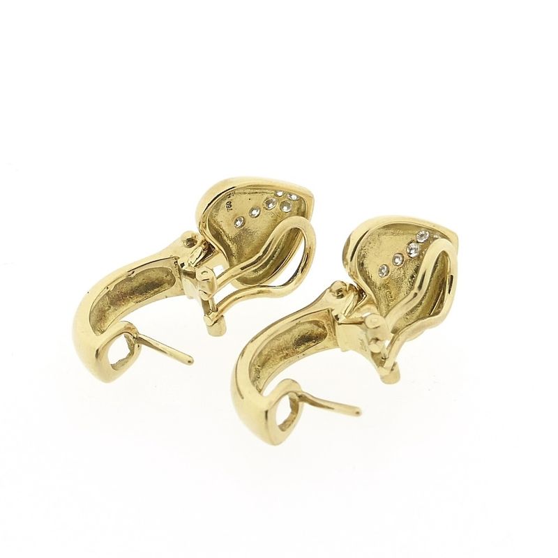 Image 6 of Gold earrings with diamond; 0.24 ct.