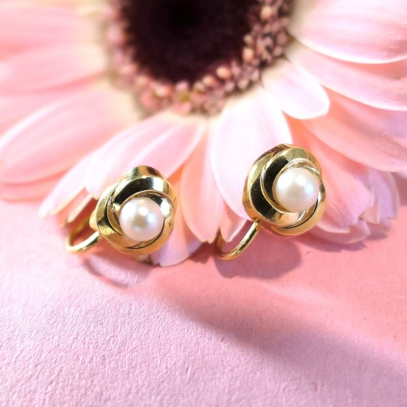 Image 9 of Gold clip-on earrings with cultured pearls