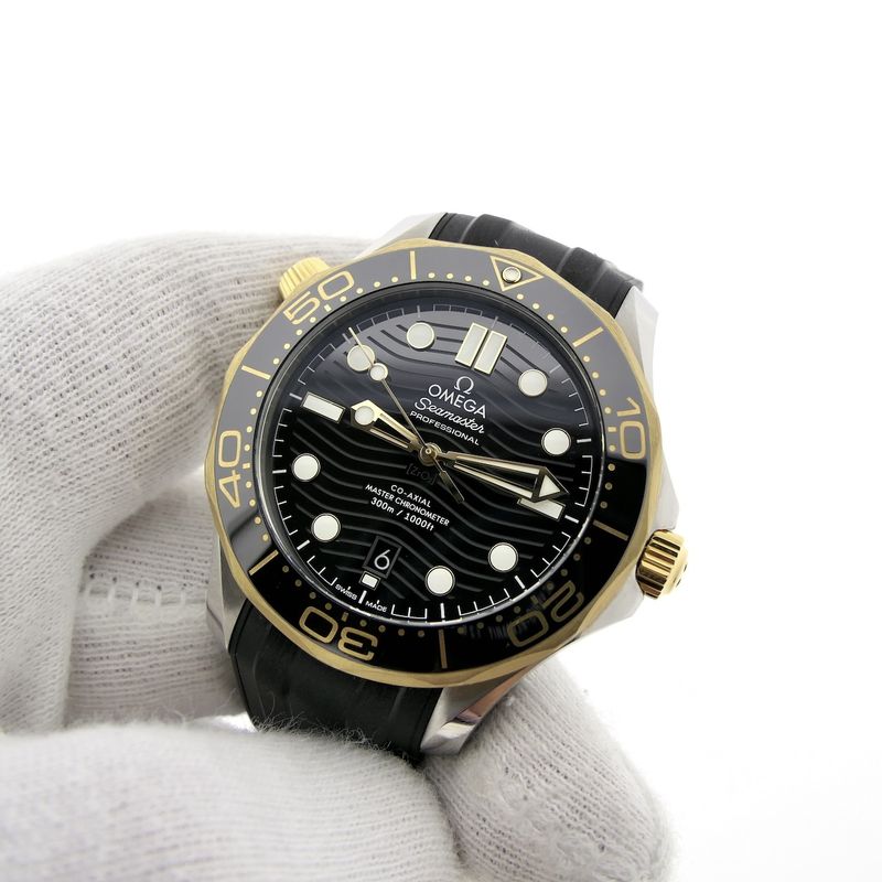 Image 5 of Omega Seamaster Diver 300M Co-Axial Master Chronometer; Men's diving watch