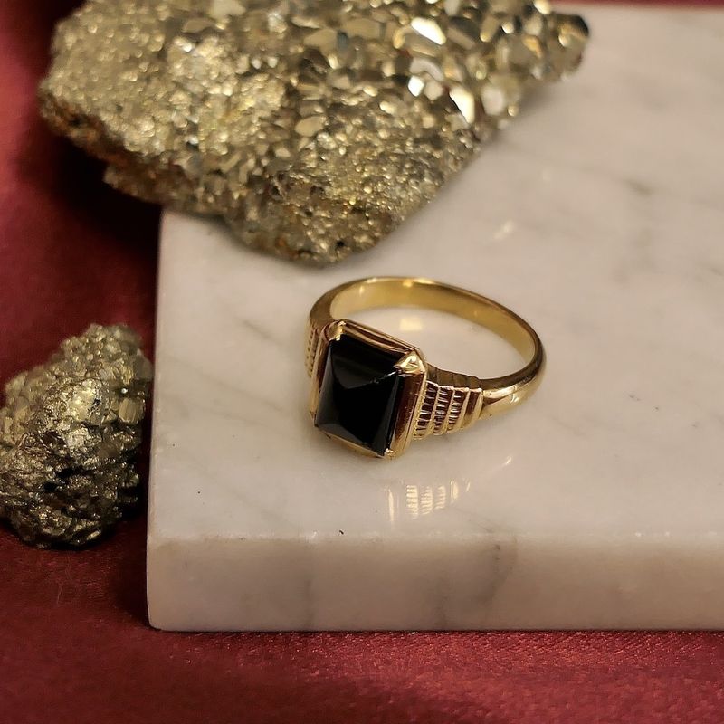 Image 2 of Vintage gold men's ring with onyx