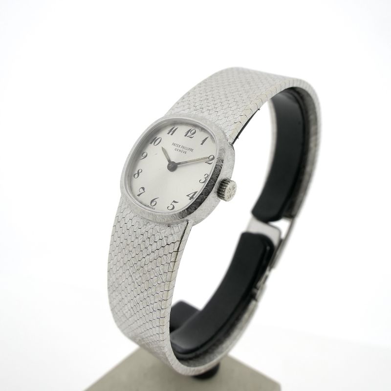 Image 2 of Patek Philippe Ellipse 3370/1; Vintage 18k. witgouden dames horloge