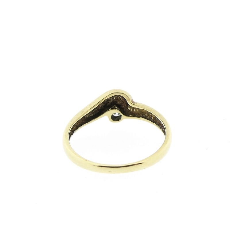 Image 4 of Gold solitaire ring with diamond; 0.04 ct.