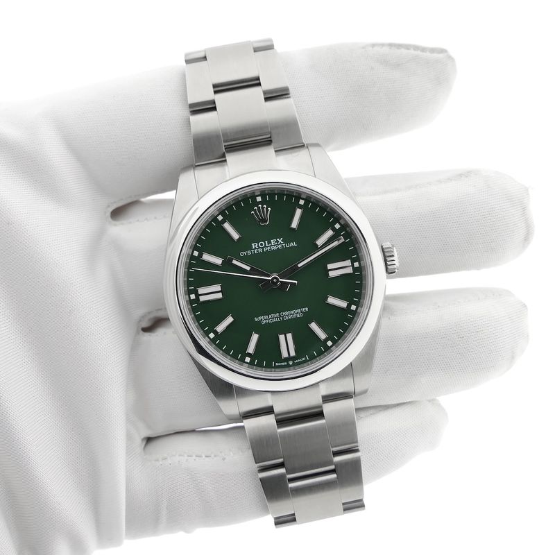 Image 12 of Rolex Oyster Perpetual 41 'Green' 124300; Automatic men's watch