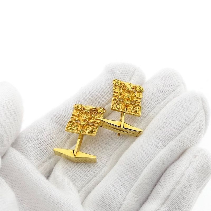 Image 6 of Gold cufflinks with oriental design