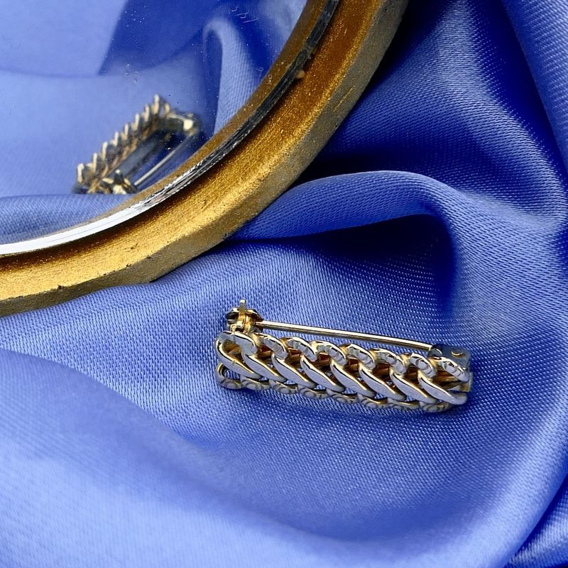 Image 2 of Vintage gold link brooch