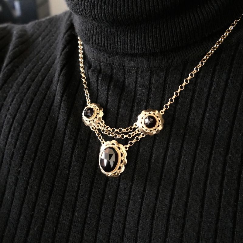 Image 7 of Gold jasseron link necklace with garnet