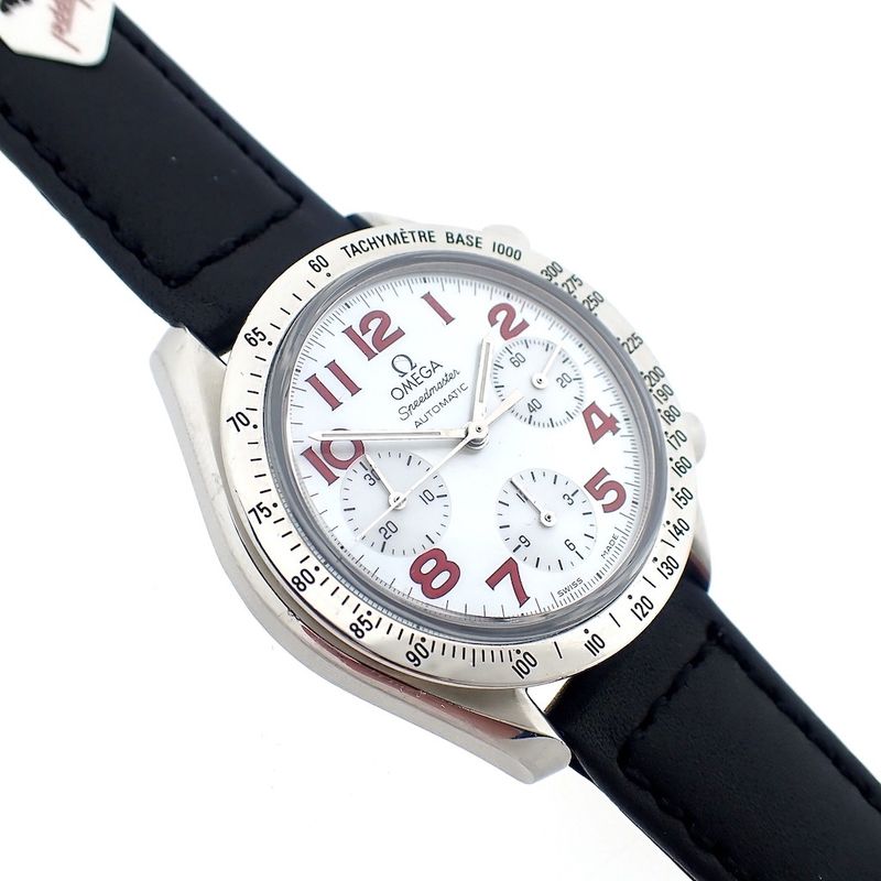 Image 7 of Omega Speedmaster Reduced; Chronograph watch with mother-of-pearl dial