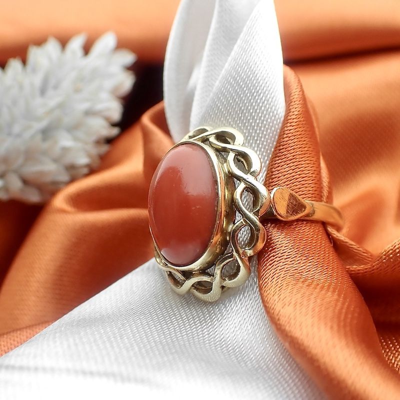 Image 4 of Gold ring with red coral | Vintage