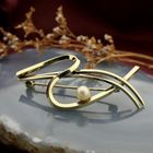 Image 3 of Vintage gold brooch with pearl