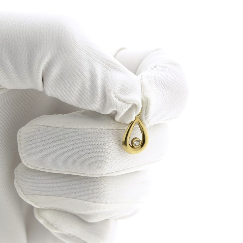 Image 11 of Gold minimalist pendant with zirconia