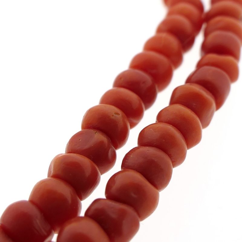 Image 8 of Blood coral bead necklace with gold clasp; Antique | 67 cm