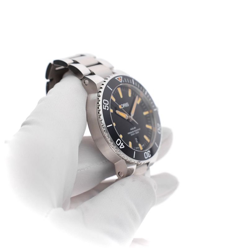Image 14 of Oris Aquis Date 43.5mm Automatic Men's Watch