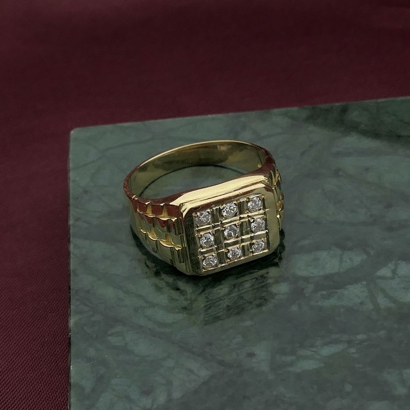 Image 2 of Gold signet ring with diamonds; 0.54 ct.