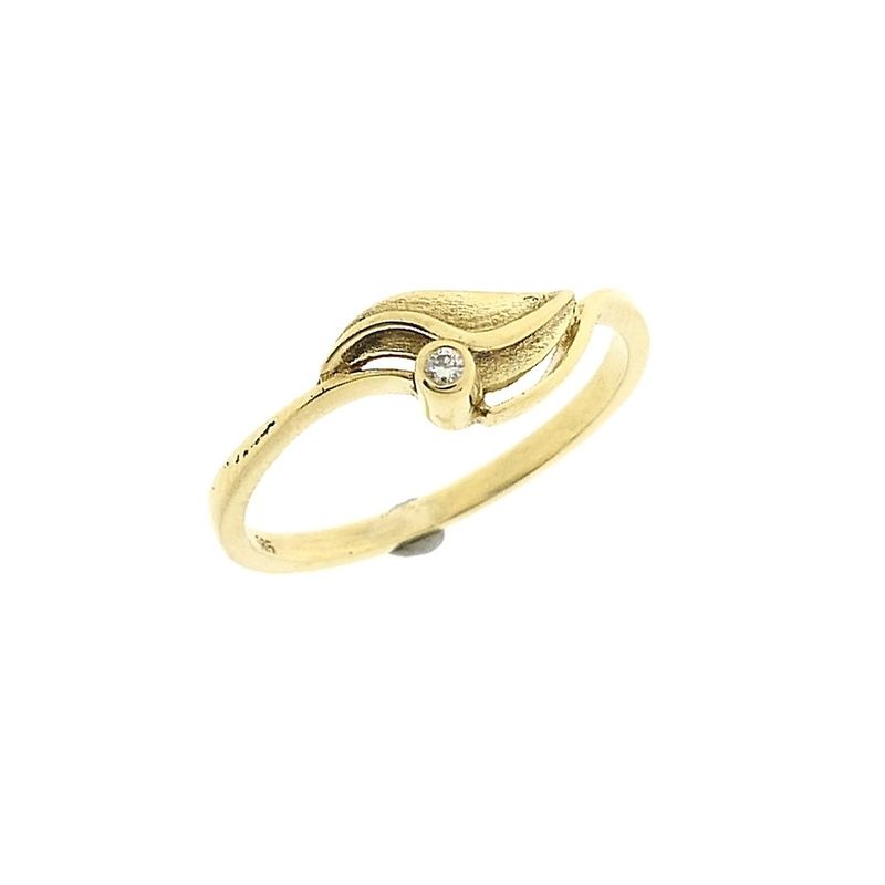 Image 1 of Gold ring with diamond; 0.015 ct.