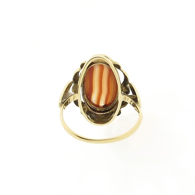 Image 4 of Vintage gold ring with carnelian bandagate