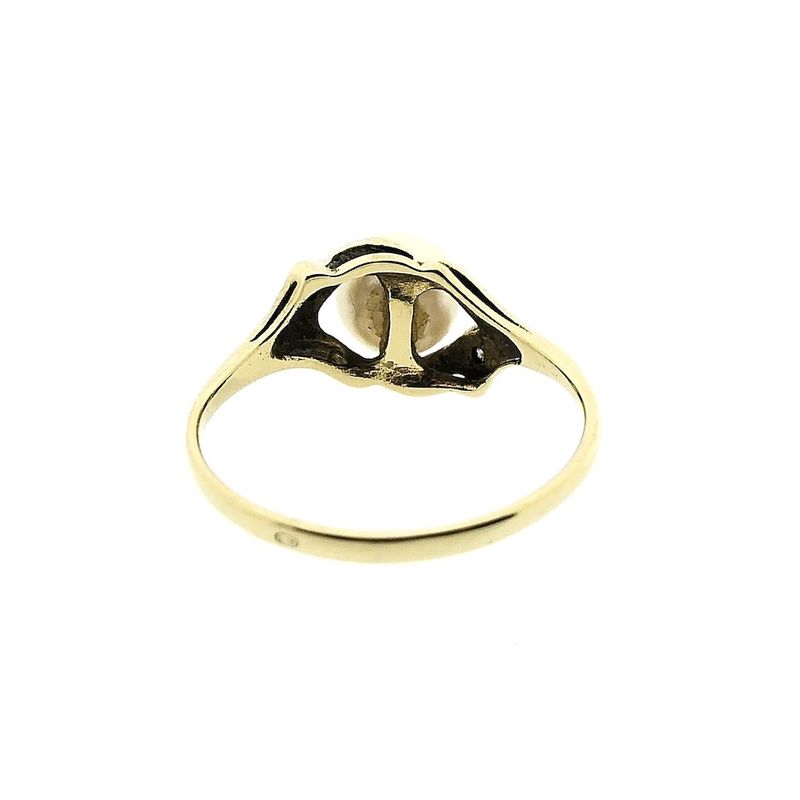 Image 3 of Gold ring with pearl and diamonds; 0.02 ct.