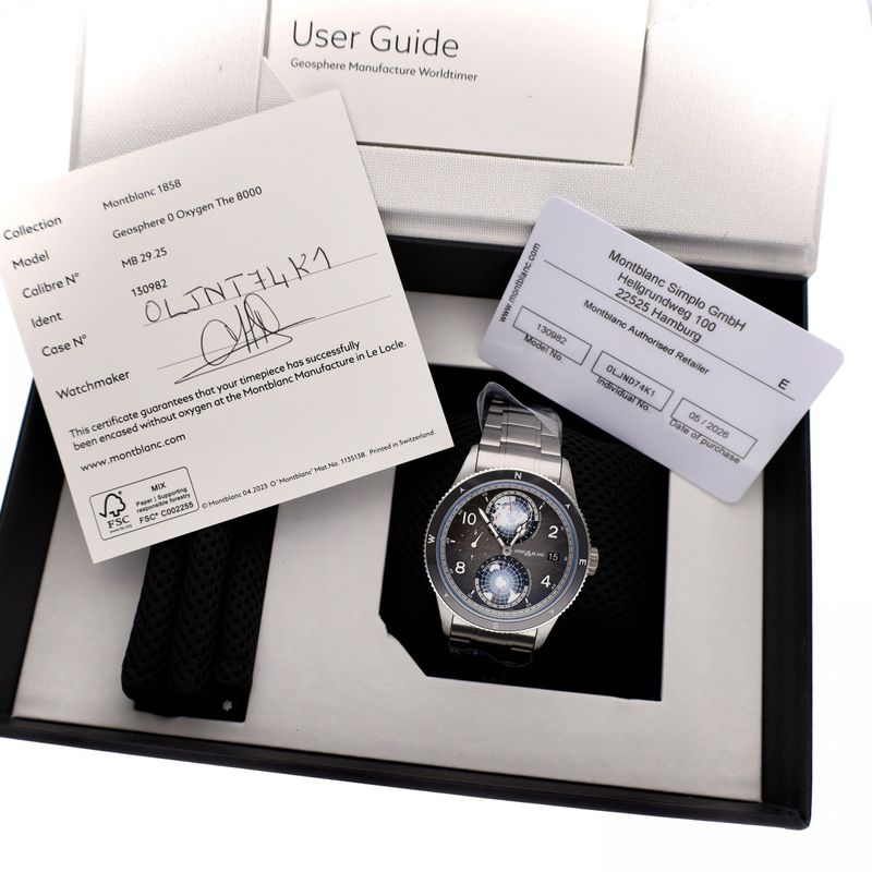Afbeelding 13 van Montblanc 1858 Geosphere 0 Oxygen 'The 8000' MB130982; Automatisch Heren Horloge