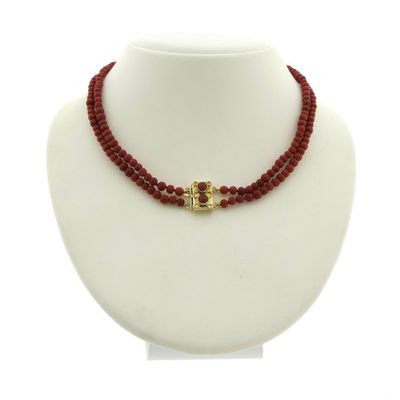 Blood coral bead necklace with gold clasp; Antique | 37 cm Image 1 of Blood coral bead necklace with gold clasp; Antique | 37 cm