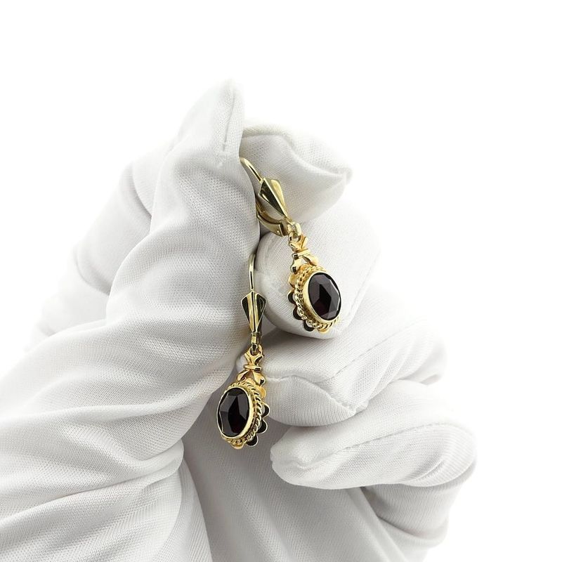 Image 7 of Gold earrings with garnet