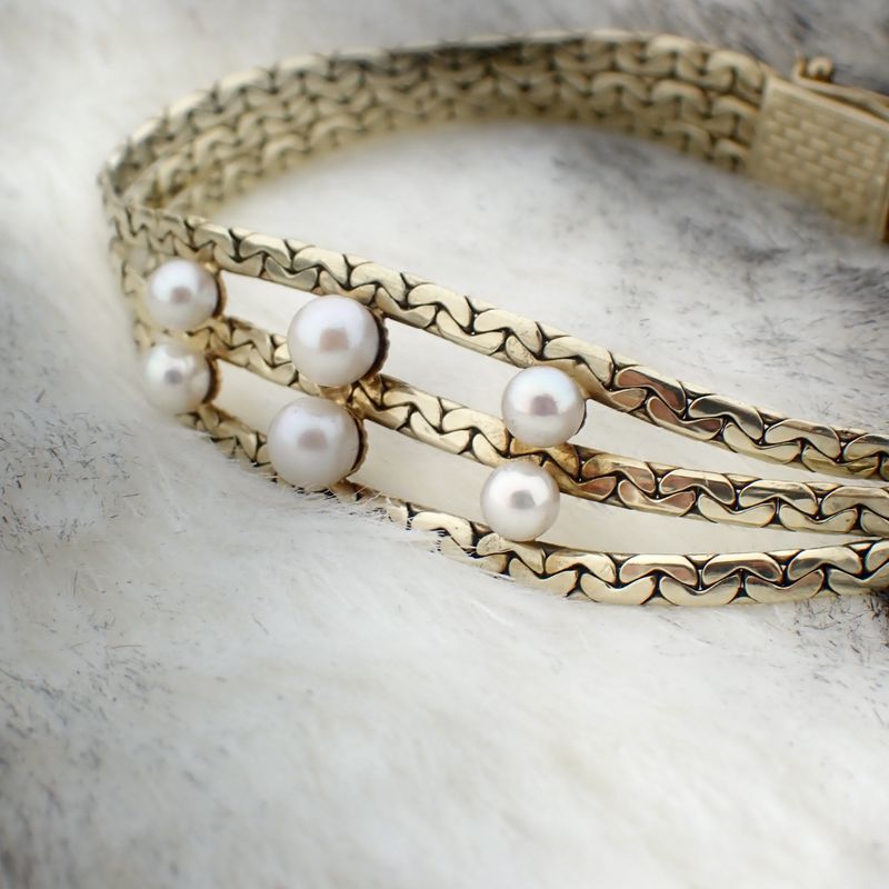 Image 5 of Vintage gold bracelet with pearls