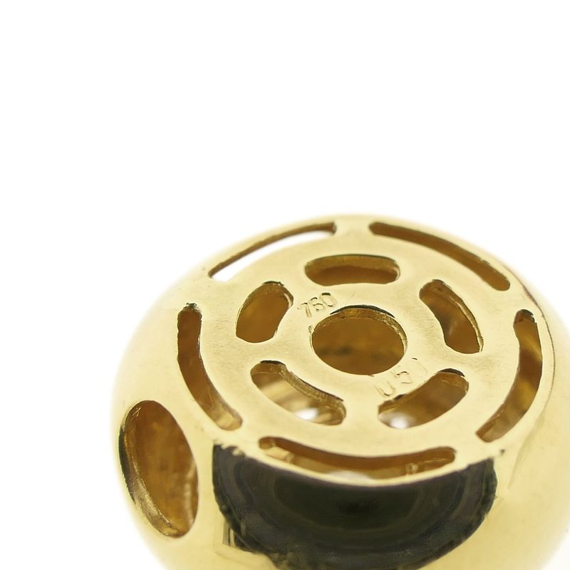 Image 4 of Gold pendant with diamonds