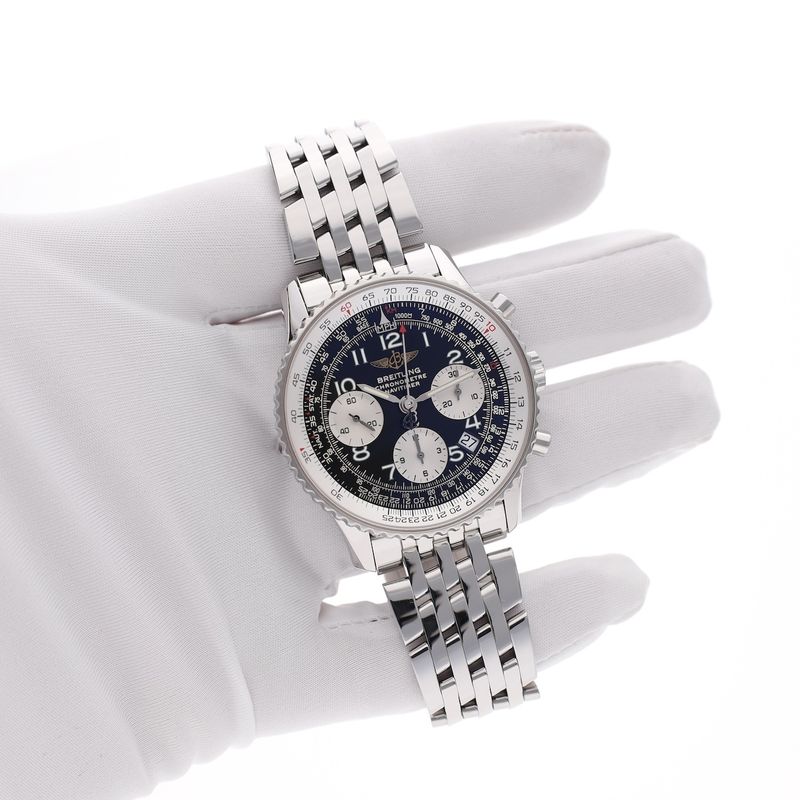 Image 19 of Breitling Navitimer Chronograph A23322; Automatic men's watch