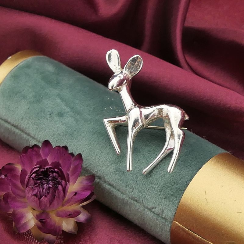 Image 2 of Silver brooch of a hind (female deer)