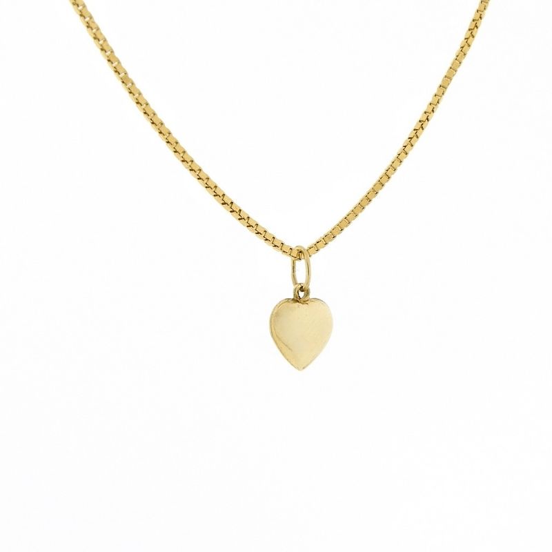 Image 8 of Gold pendant of a heart