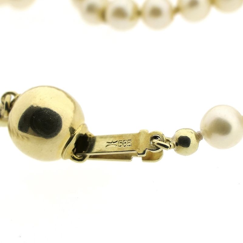 Image 4 of Pearl sautoir with gold clasp | 69 cm