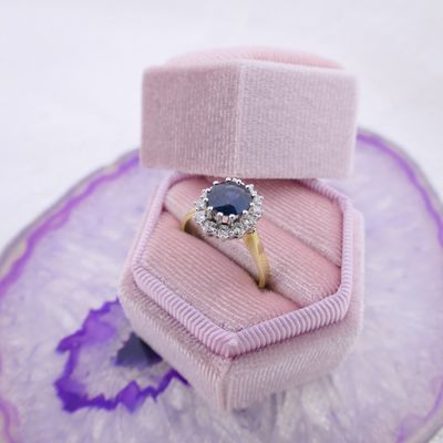 Image 2 of Gold ring with sapphire and diamond | 0.18 ct.