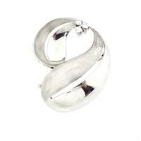 White gold brooch with diamonds; 0.18 ct.