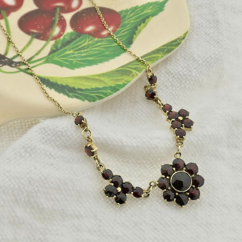 Image 8 of Gold jasseron link necklace with garnet