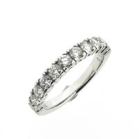 White gold ring with diamonds; 0.88 ct.