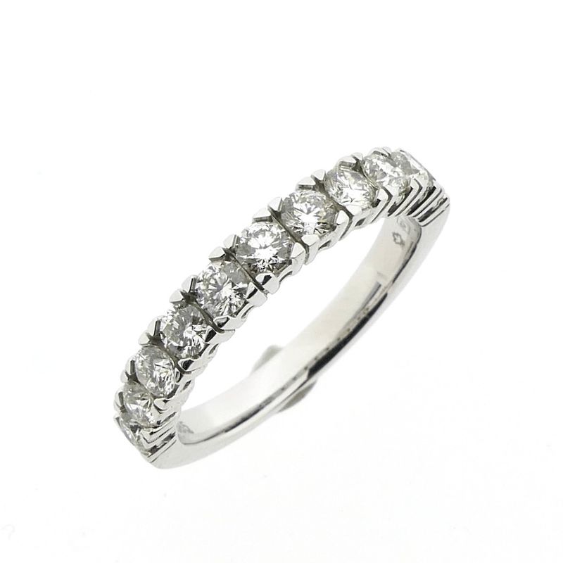 Image 1 of White gold ring with diamonds; 0.88 ct.