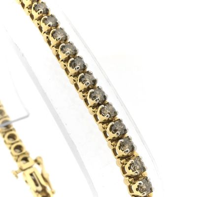 Image 2 of Gold bracelet with diamonds; 3.71 ct.