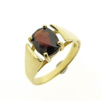 9K Garnet Ring | Vintage