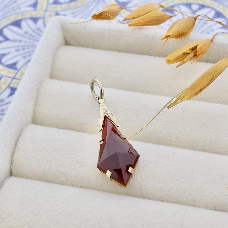 Image 2 of Gold pendant with carnelian | Vintage