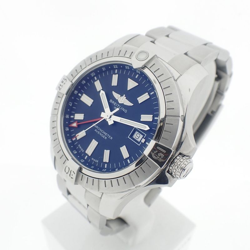 Image 3 of Breitling Avenger GMT '45'; Automatic men's watch