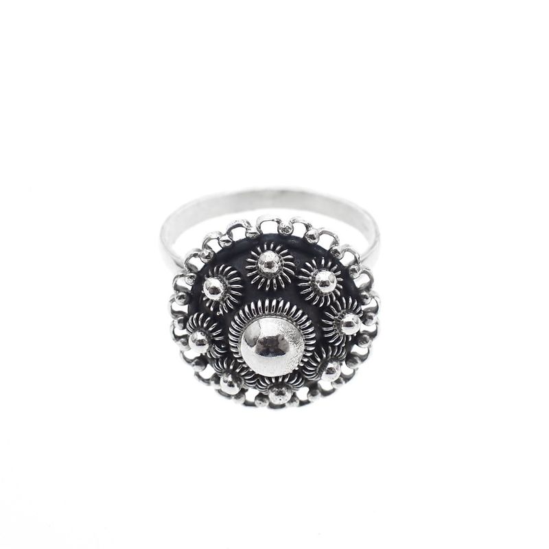 Image 5 of Silver ring with Zeeland button