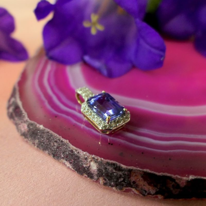 Image 2 of Gold pendant set with tourmaline and sapphire